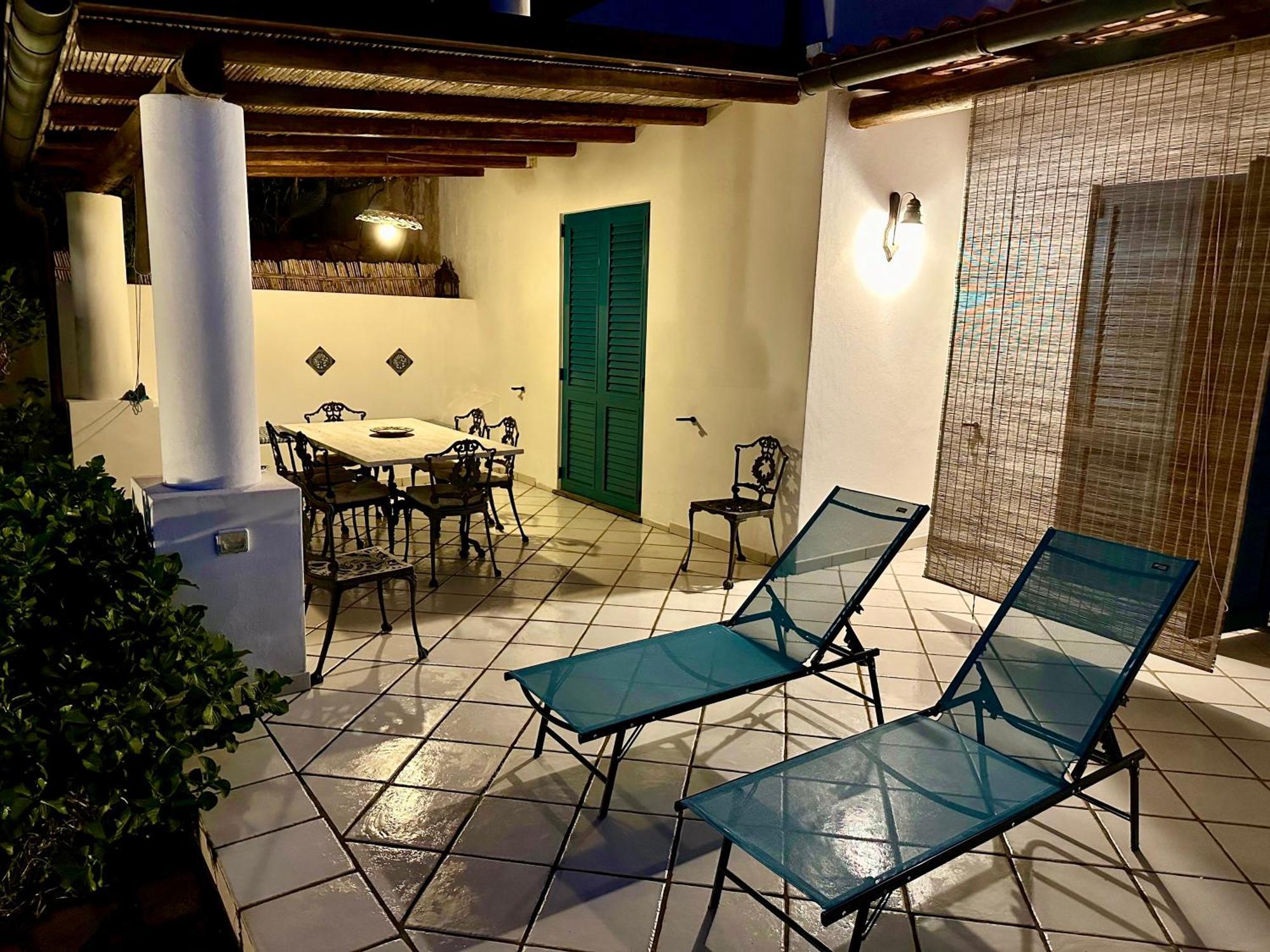 Villa 'A Pisa Липари Екстериор снимка